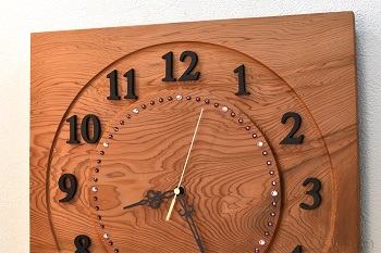 シンプルで大人の掛け時計（屋久杉）|銘木の大きな掛け時計はアトリエ１
