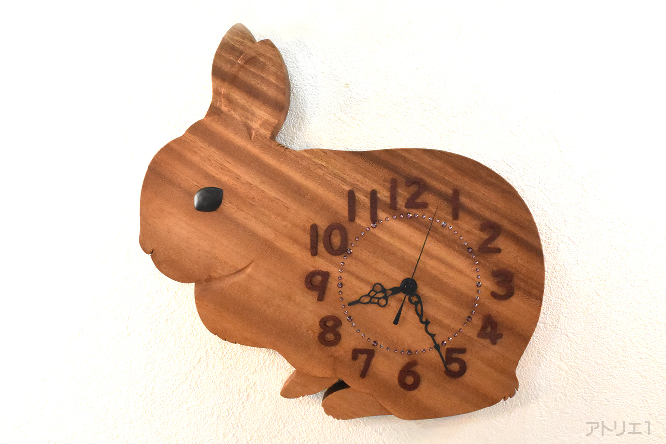 うさぎの掛け時計|木婚式の記念の掛け時計はアトリエ１