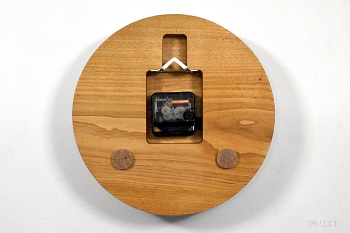 世界地図のある掛け時計|木婚式の記念の掛け時計はアトリエ１