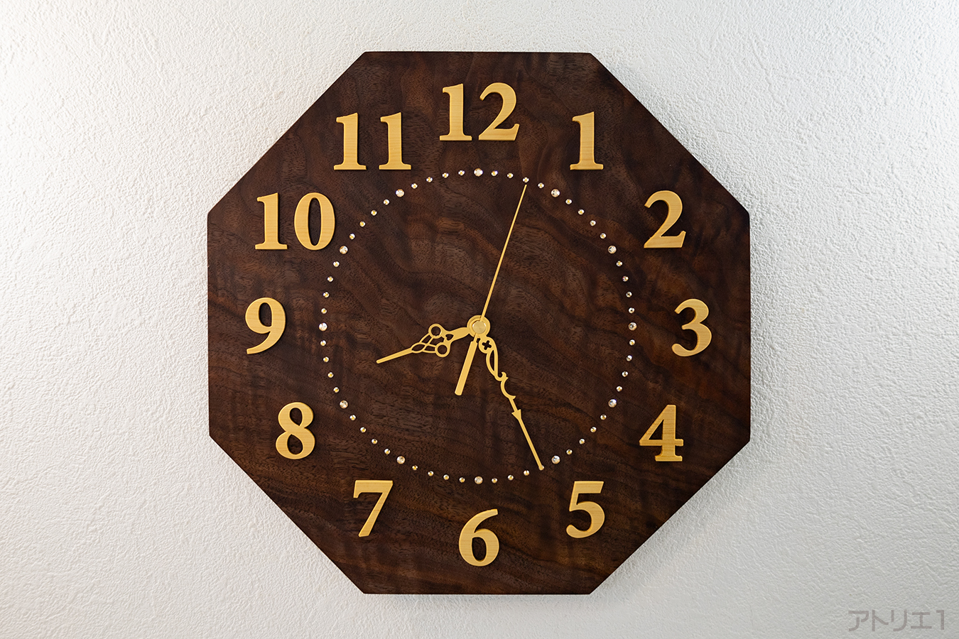ブラックウォルナットの八角時計|幸運を呼び込む形の掛け時計はアトリエ１